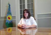 Cecilia Giammaria recorrió Ramallo en bicicleta y denunció el mal estado de las calles