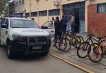 Allanamientos y secuestro de celulares por amenazas en escuelas de Ramallo: crece la preocupación